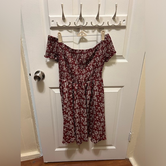 Off-The-Shoulder Dress - Picture 6 of 7